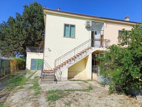 casa indipendente in vendita a Bagnacavallo in zona Villanova