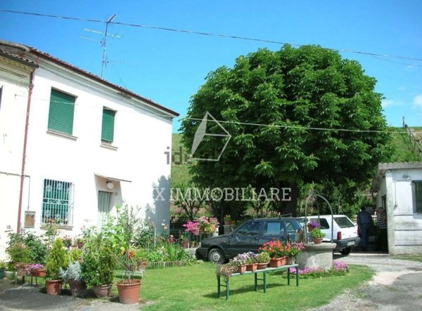 appartamento in vendita a Bagnacavallo in zona Villanova