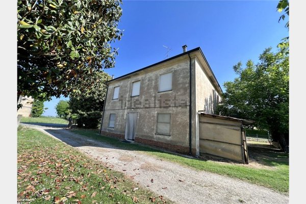 casale in vendita a Bagnacavallo in zona Glorie