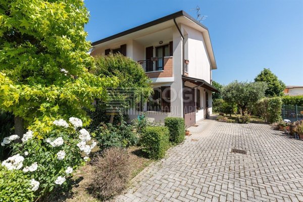 casa indipendente in vendita a Bagnara di Romagna