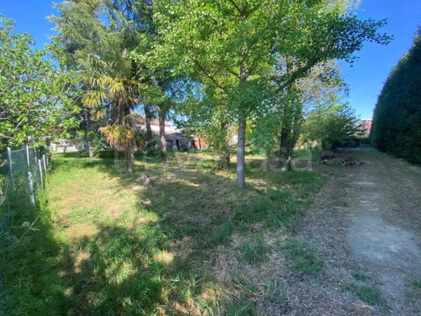 terreno edificabile in vendita a Bagnara di Romagna