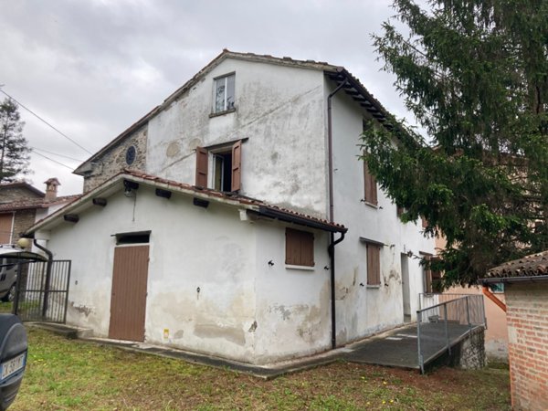 casa indipendente in vendita a Brisighella in zona Zattaglia