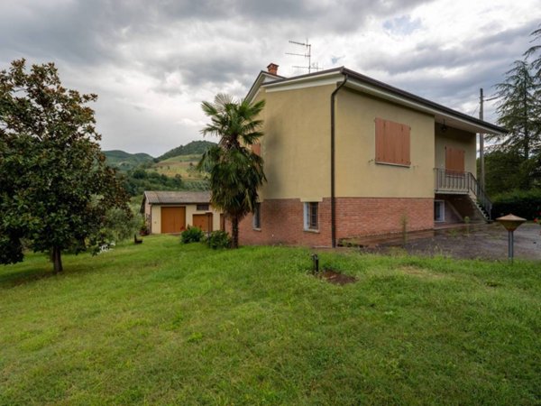 casa indipendente in vendita a Brisighella in zona Castellina