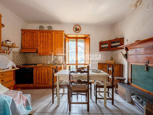 casa indipendente in vendita a Brisighella in zona Castellina