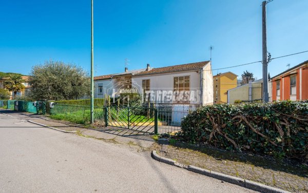 casa indipendente in vendita a Brisighella in zona Fognano