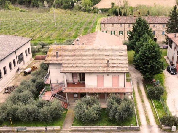 casa indipendente in vendita a Brisighella in zona Castellina