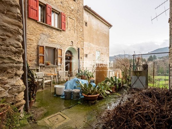 casa indipendente in vendita a Brisighella in zona Fognano