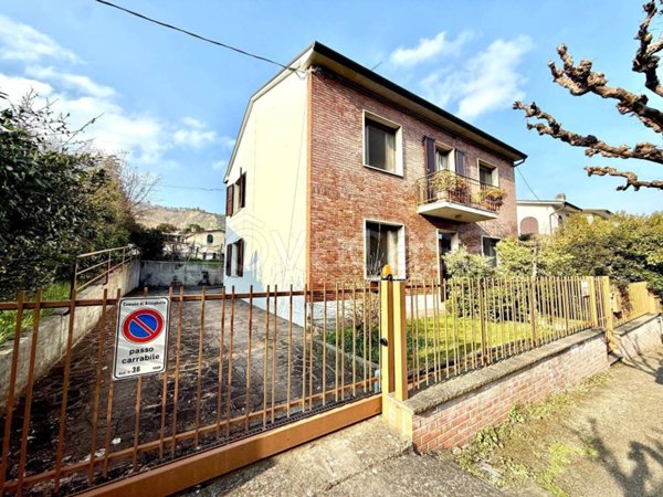 casa indipendente in vendita a Brisighella