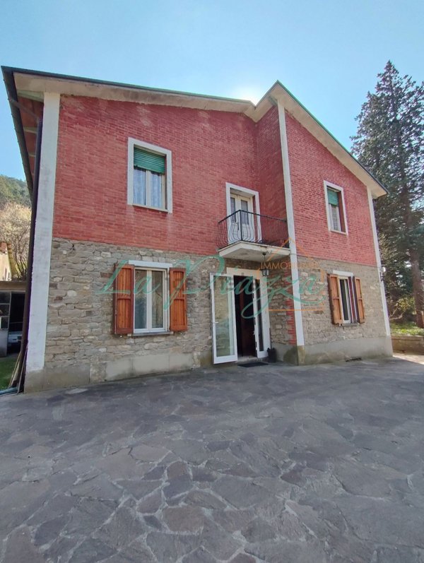 casa indipendente in vendita a Casola Valsenio in zona Mercatale