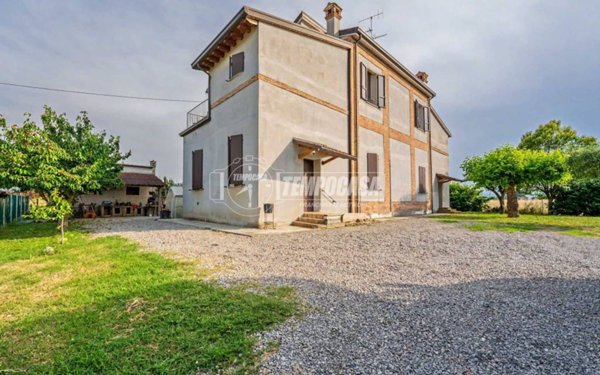 casa indipendente in vendita a Castel Bolognese