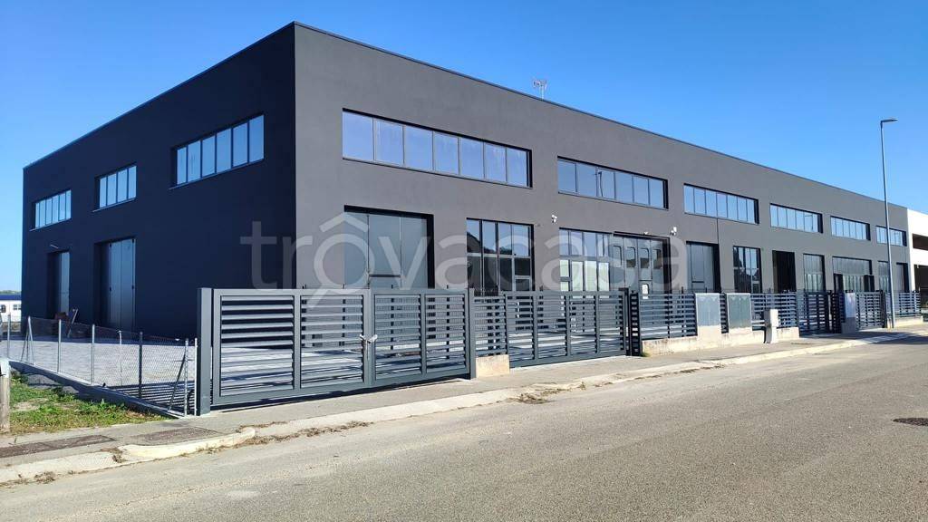 locale commerciale in vendita a Cervia