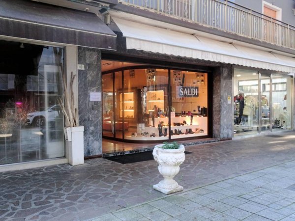 negozio in vendita a Cervia in zona Milano Marittima