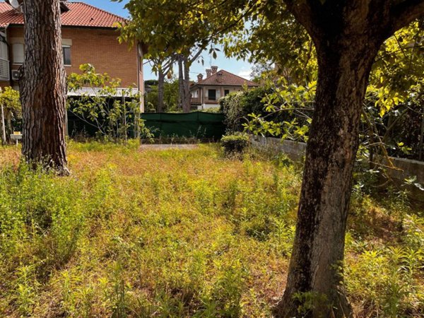 terreno edificabile in vendita a Cervia in zona Milano Marittima
