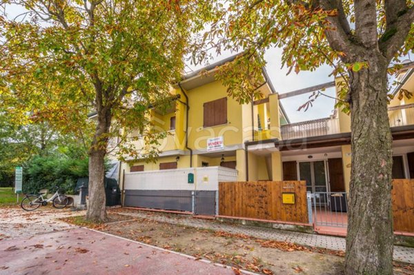 casa indipendente in vendita a Cervia in zona Cannuzzo