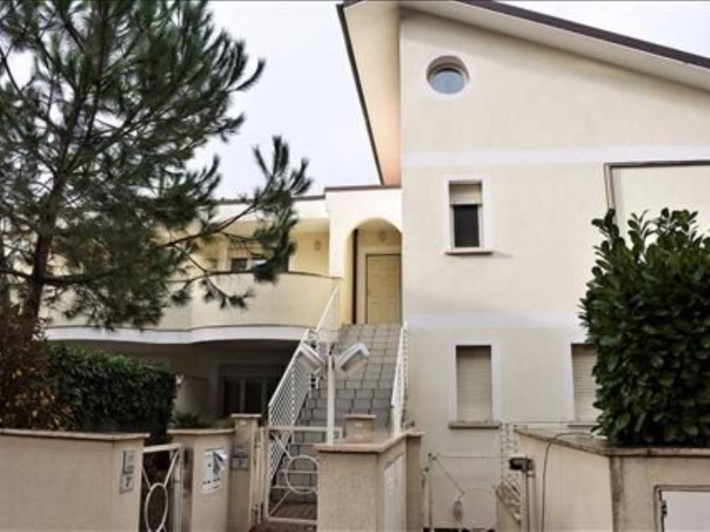 appartamento in vendita a Cervia in zona Milano Marittima