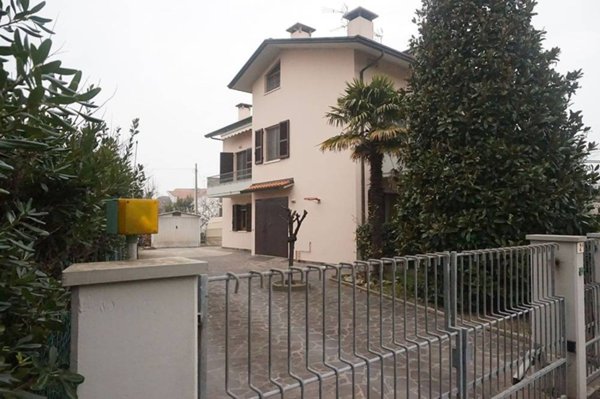 casa indipendente in vendita a Cervia
