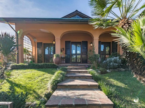 casa indipendente in vendita a Cervia