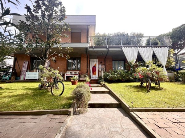 casa indipendente in vendita a Cervia