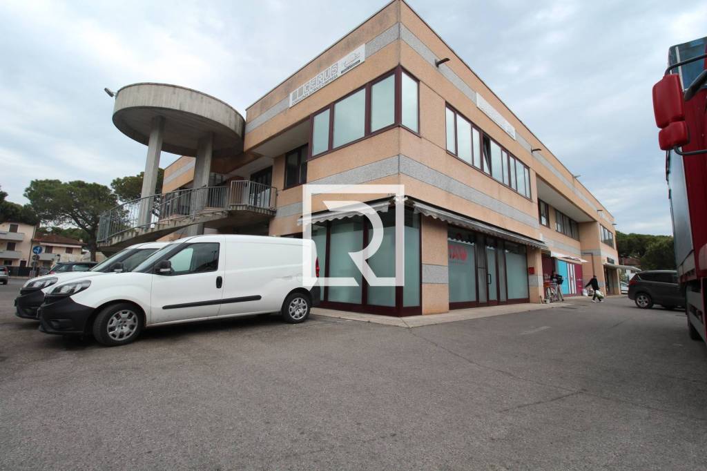 trivano in vendita a Cervia
