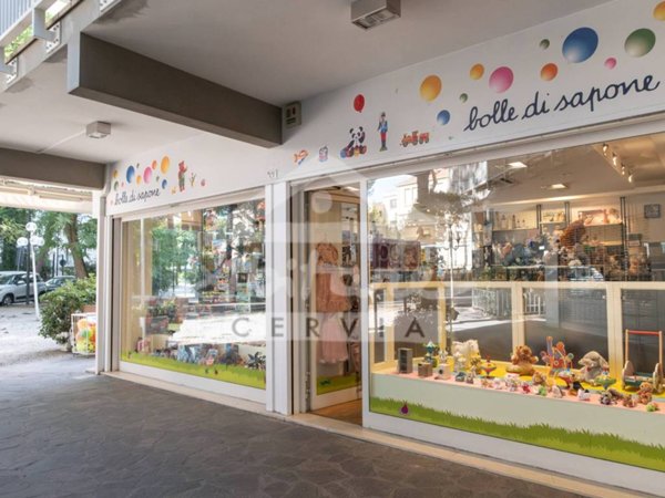 negozio in vendita a Cervia in zona Milano Marittima