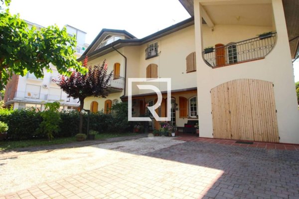casa indipendente in vendita a Cervia in zona Terme