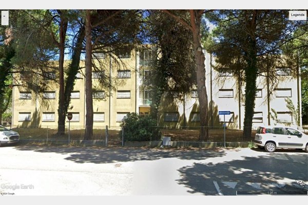 locale commerciale in vendita a Cervia