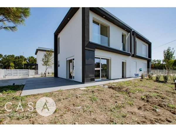 casa indipendente in vendita a Cervia