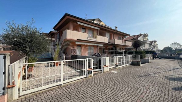 appartamento in vendita a Cervia in zona Pinarella