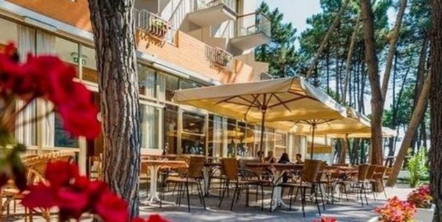 negozio in vendita a Cervia in zona Milano Marittima