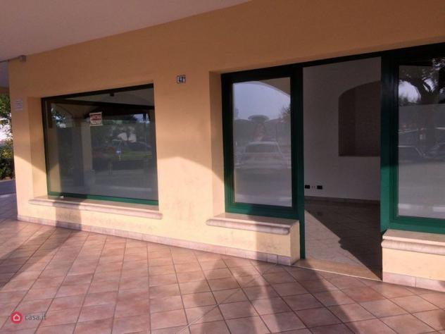 locale commerciale in vendita a Cervia
