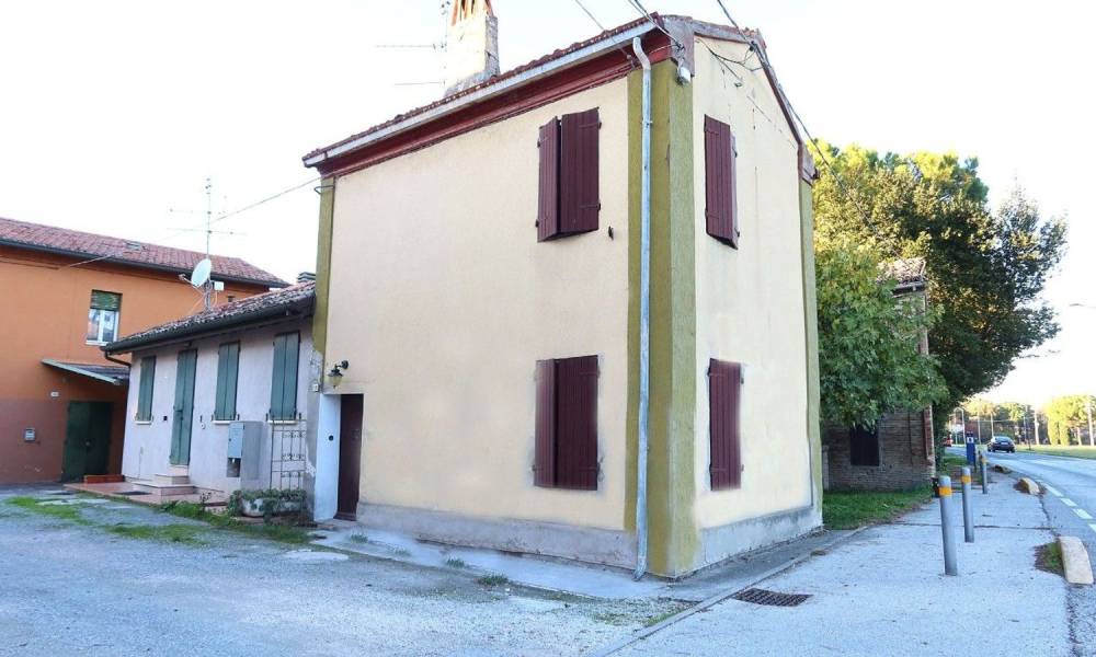 casa indipendente in vendita a Cervia