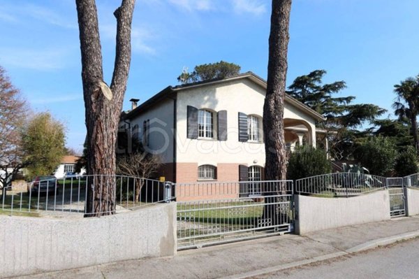 casa indipendente in vendita a Cervia