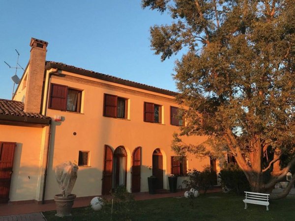 casa indipendente in vendita a Cervia