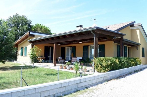 casa indipendente in vendita a Cervia