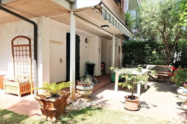 casa indipendente in vendita a Cervia in zona Pinarella