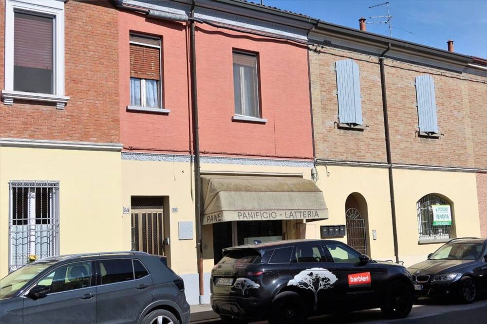 locale commerciale in vendita a Cervia