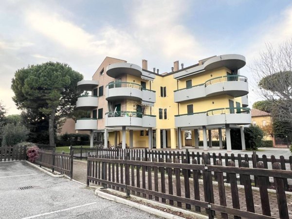 appartamento in vendita a Cervia in zona Pinarella