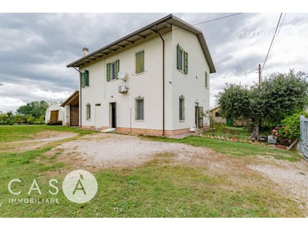 casa indipendente in vendita a Cervia in zona Cannuzzo