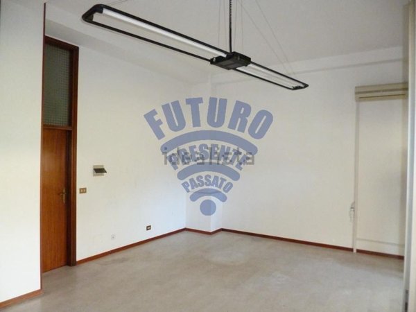 negozio in vendita a Cervia