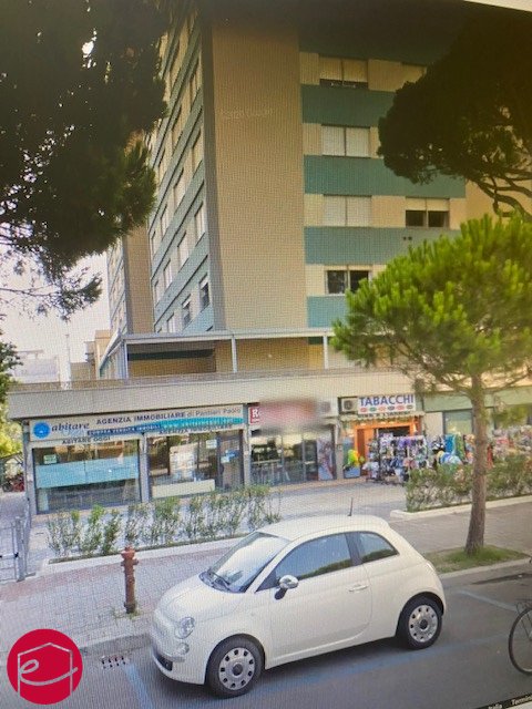 negozio in vendita a Cervia in zona Milano Marittima