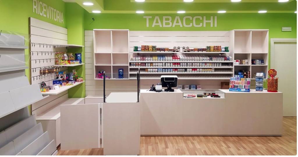 negozio in vendita a Cervia in zona Milano Marittima