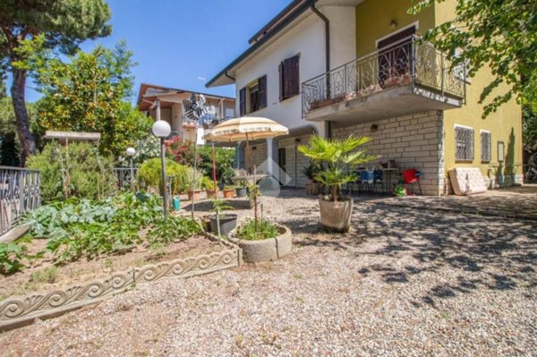 casa indipendente in vendita a Cervia in zona Pinarella
