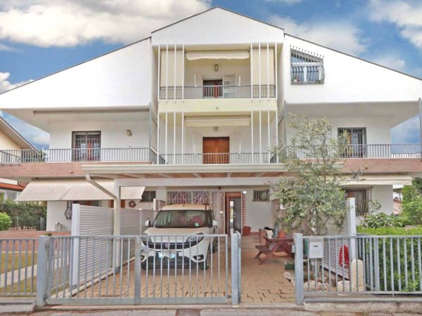 casa indipendente in vendita a Cervia