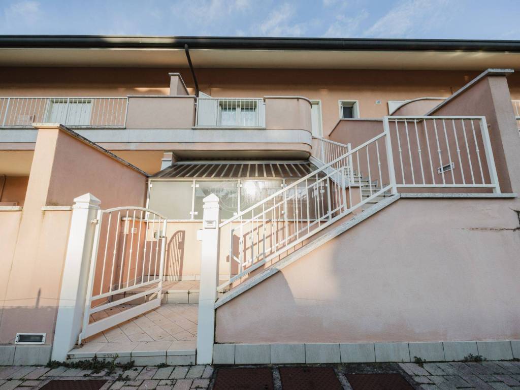 appartamento in vendita a Cervia in zona Pinarella