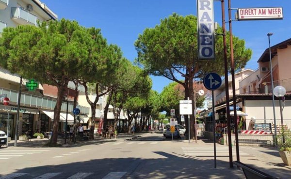 negozio in vendita a Cervia in zona Milano Marittima