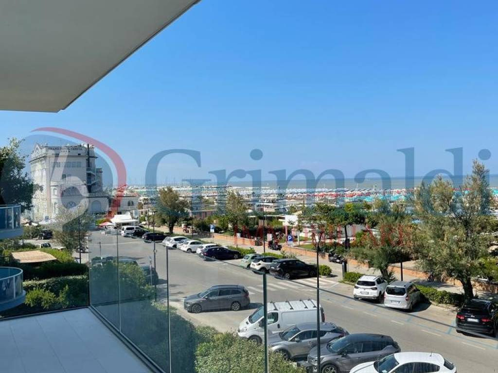 intera palazzina in vendita a Cervia in zona Milano Marittima