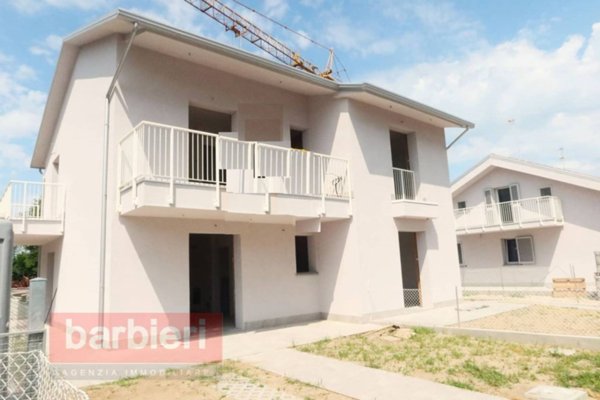 casa indipendente in vendita a Cervia