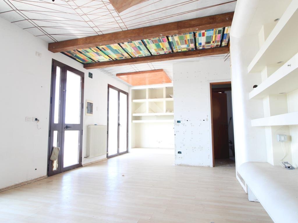 ufficio in vendita a Cervia in zona Montaletto