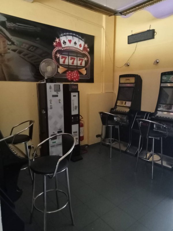 locale commerciale in vendita a Cervia in zona Pinarella