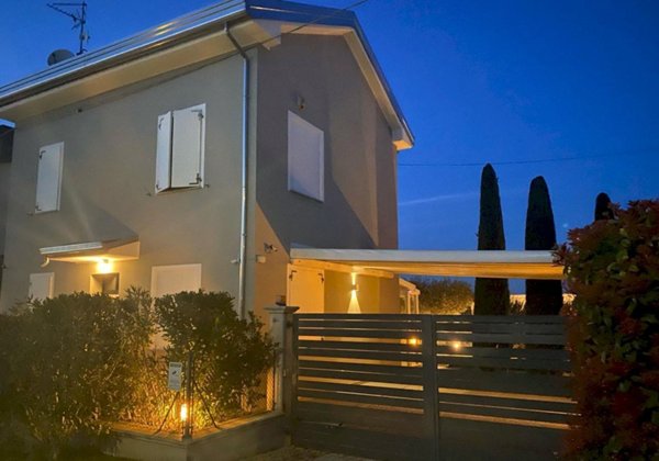 casa indipendente in vendita a Cervia in zona Pisignano